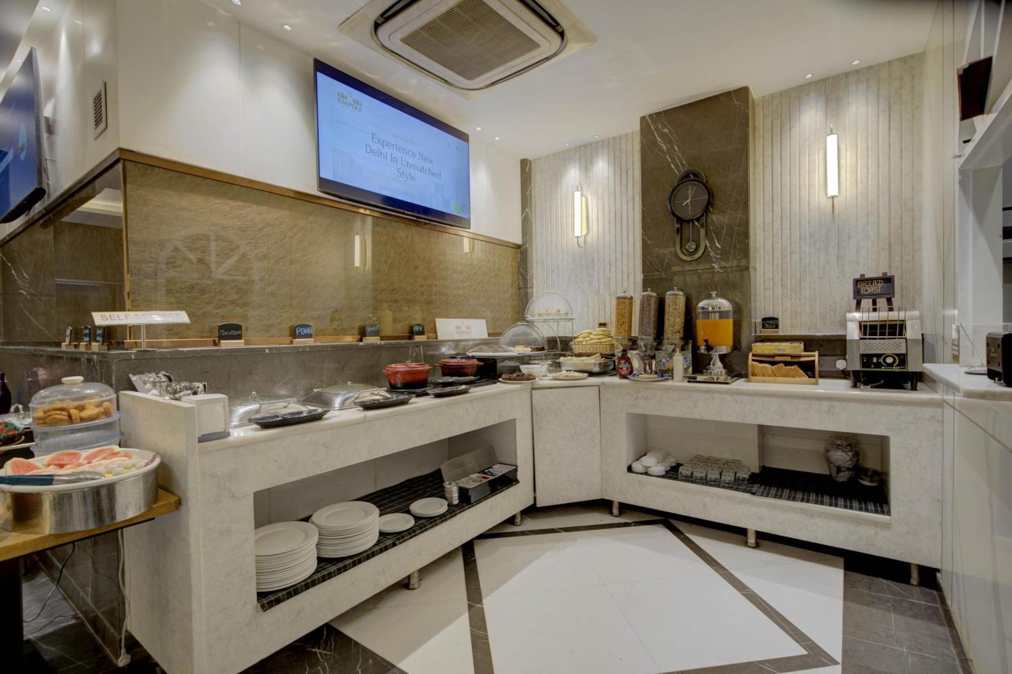 Hotel Delhi 55 -City Center Yeni Delhi Dış mekan fotoğraf