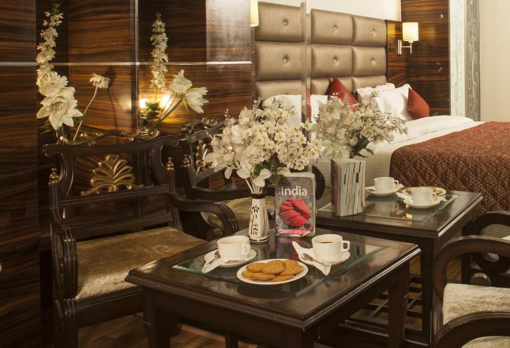 Hotel Delhi 55 -City Center Yeni Delhi Dış mekan fotoğraf