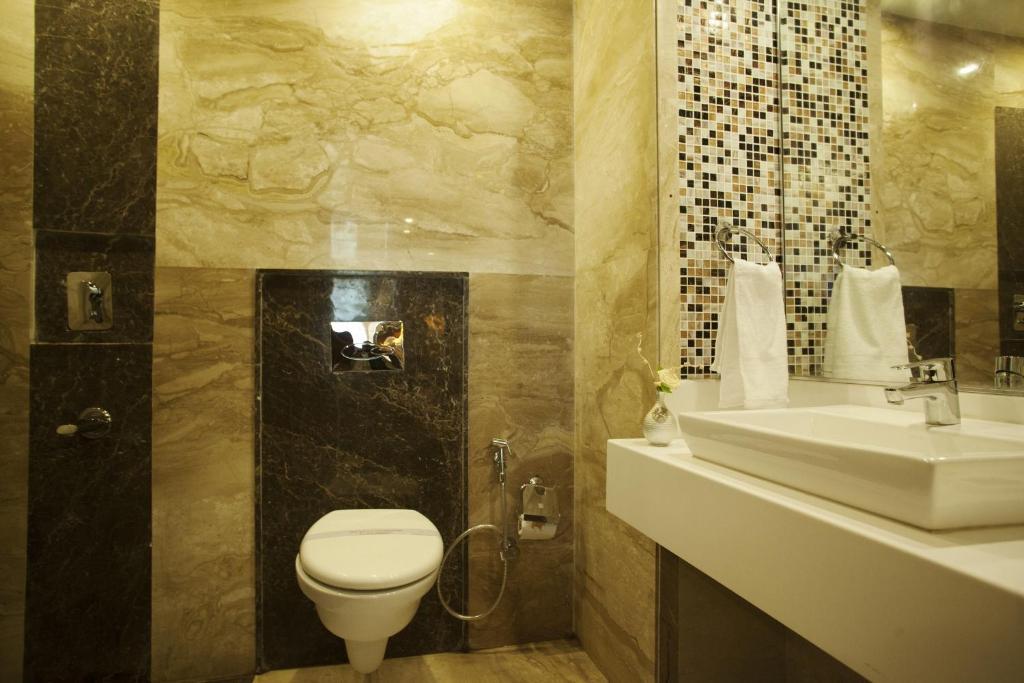 Hotel Delhi 55 -City Center Yeni Delhi Dış mekan fotoğraf