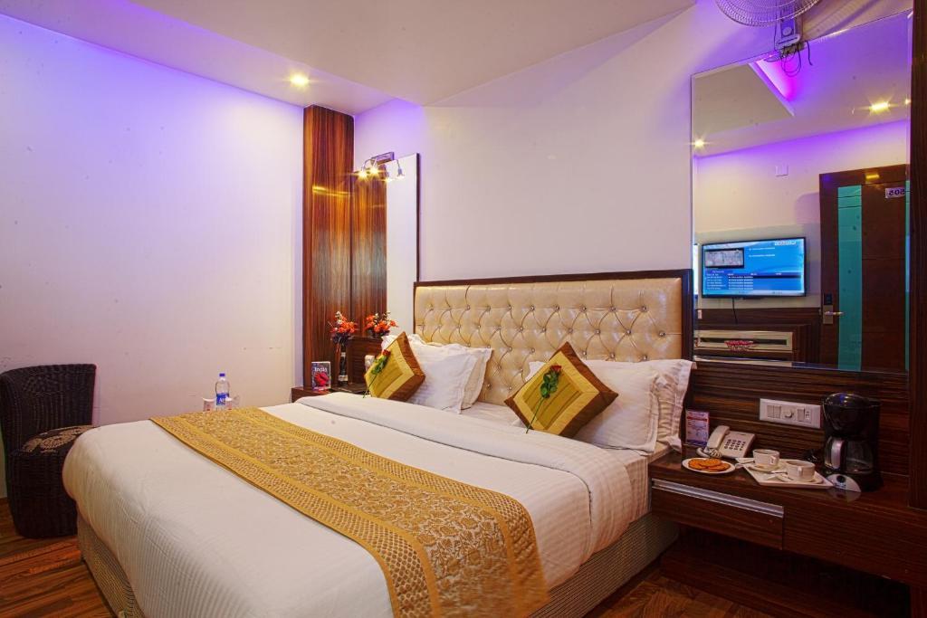 Hotel Delhi 55 -City Center Yeni Delhi Oda fotoğraf