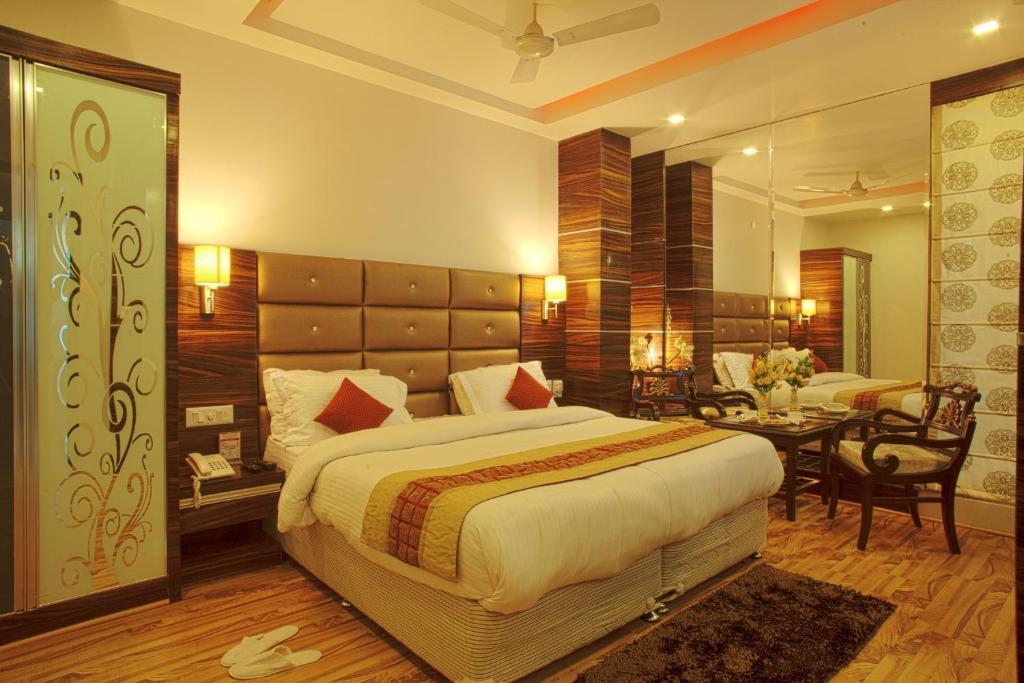 Hotel Delhi 55 -City Center Yeni Delhi Oda fotoğraf