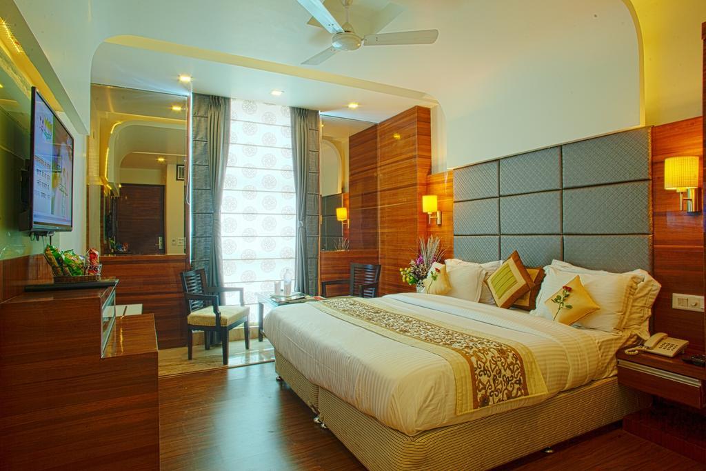 Hotel Delhi 55 -City Center Yeni Delhi Dış mekan fotoğraf