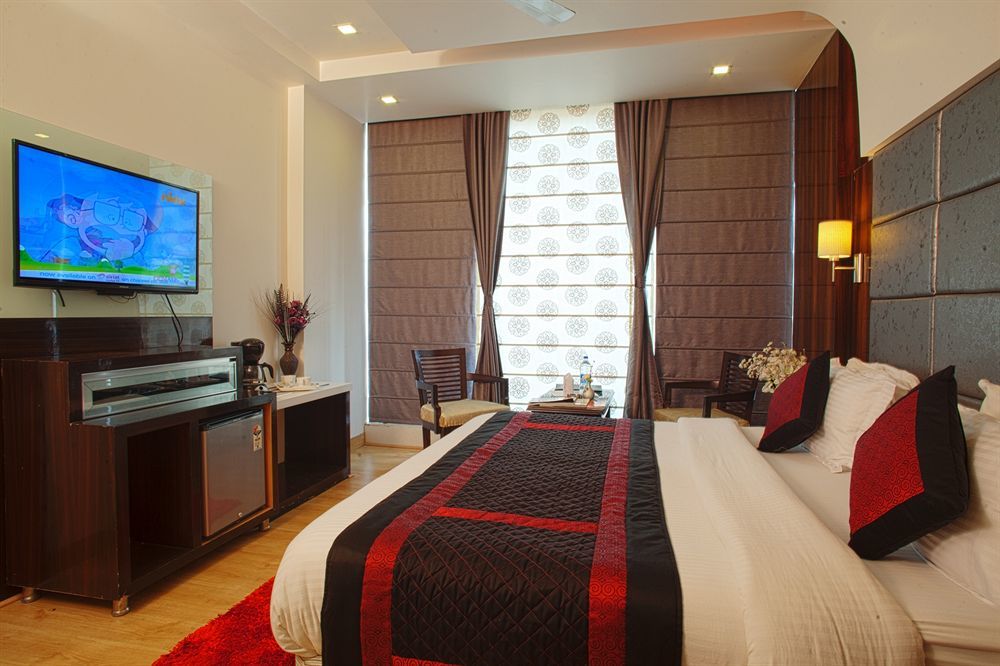Hotel Delhi 55 -City Center Yeni Delhi Dış mekan fotoğraf