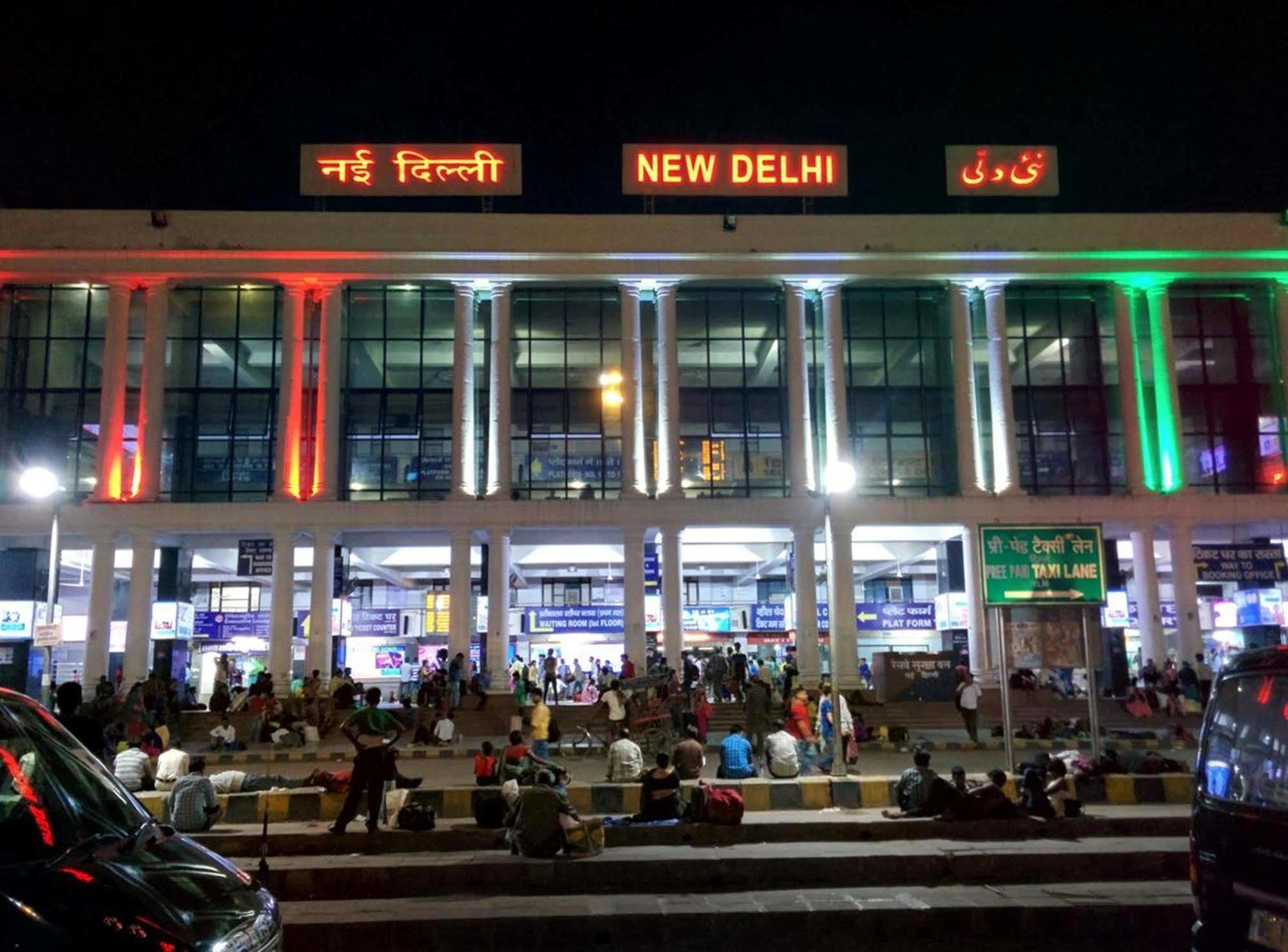 Hotel Delhi 55 -City Center Yeni Delhi Dış mekan fotoğraf